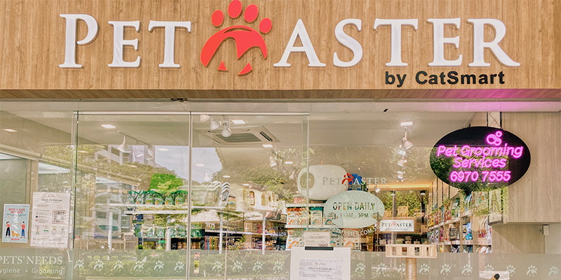 Go on a shopping spree together at Pet Master! 